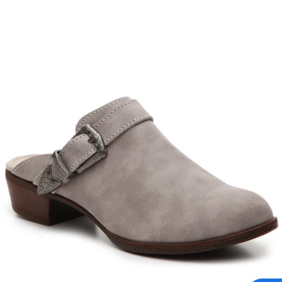 minnetonka leather mules